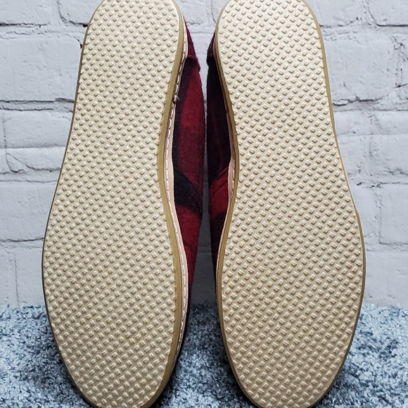 Toms - Picture 6 of 8